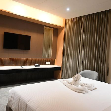 Vantara Suites Vellore Esterno foto