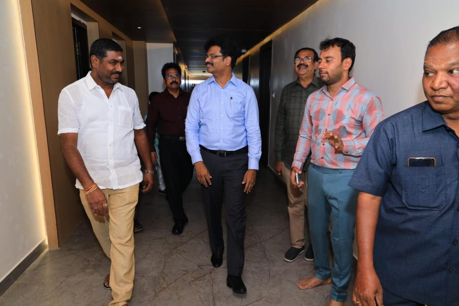 Vantara Suites Vellore Esterno foto
