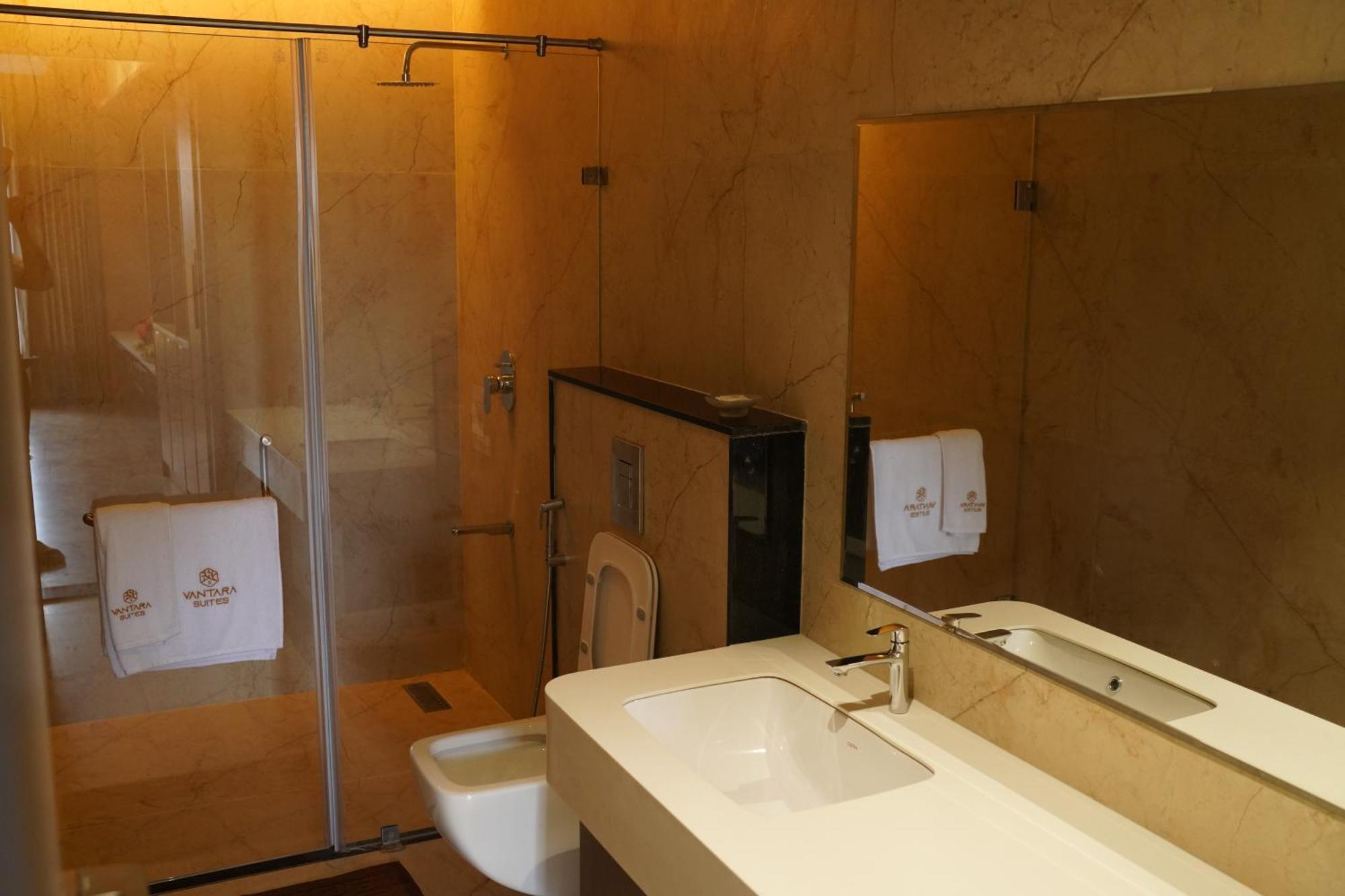 Vantara Suites Vellore Esterno foto