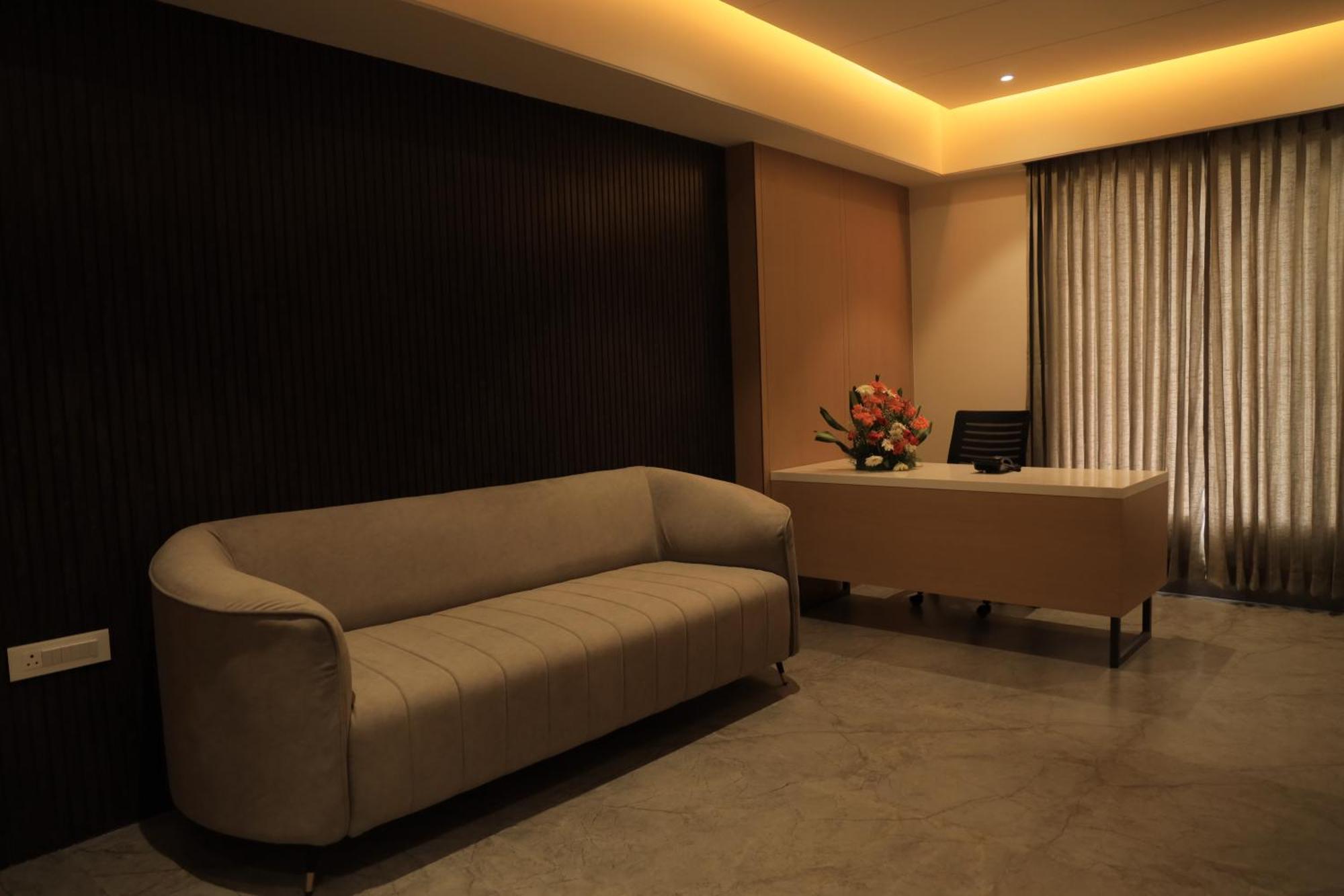 Vantara Suites Vellore Esterno foto
