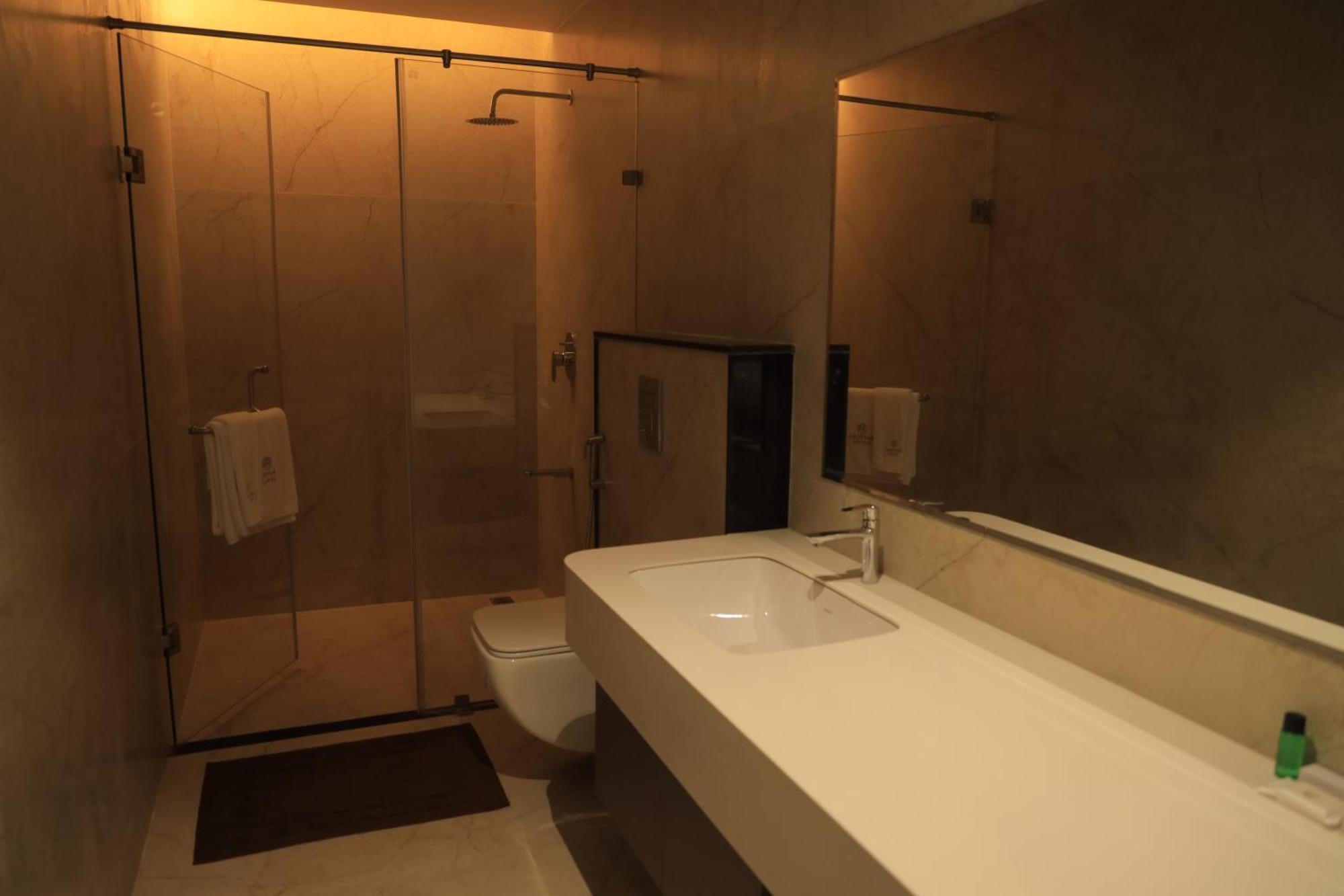 Vantara Suites Vellore Esterno foto
